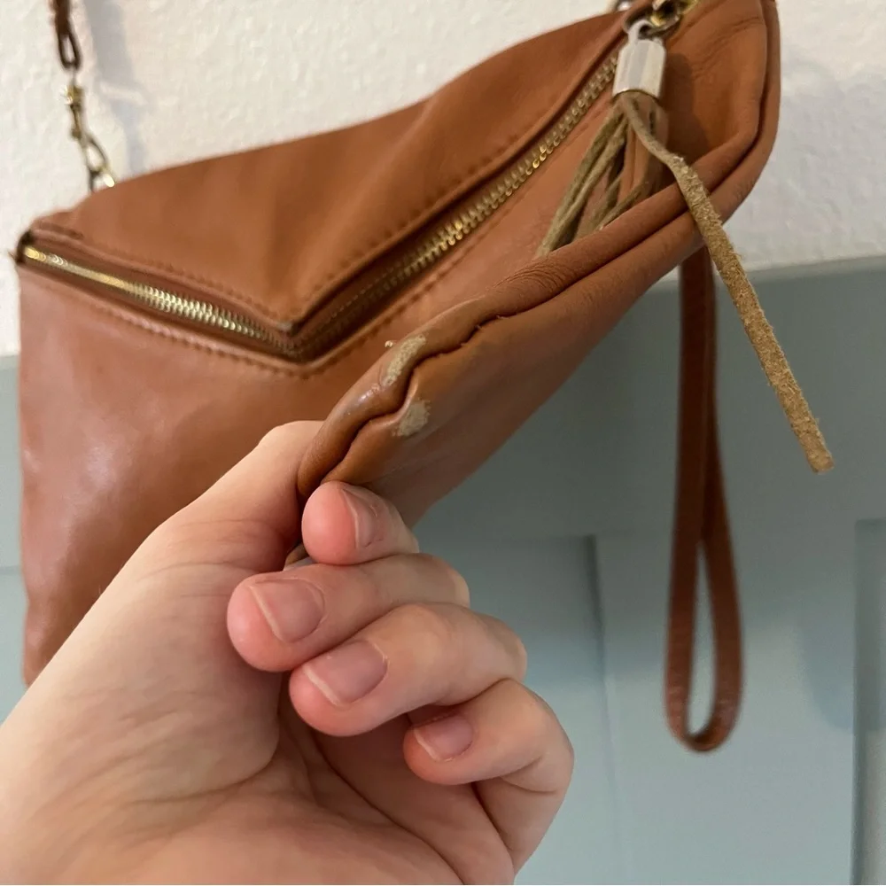 Vera Pelle Made in Italy Envelope Style Crossbody or Clutch Leather Zip Purse